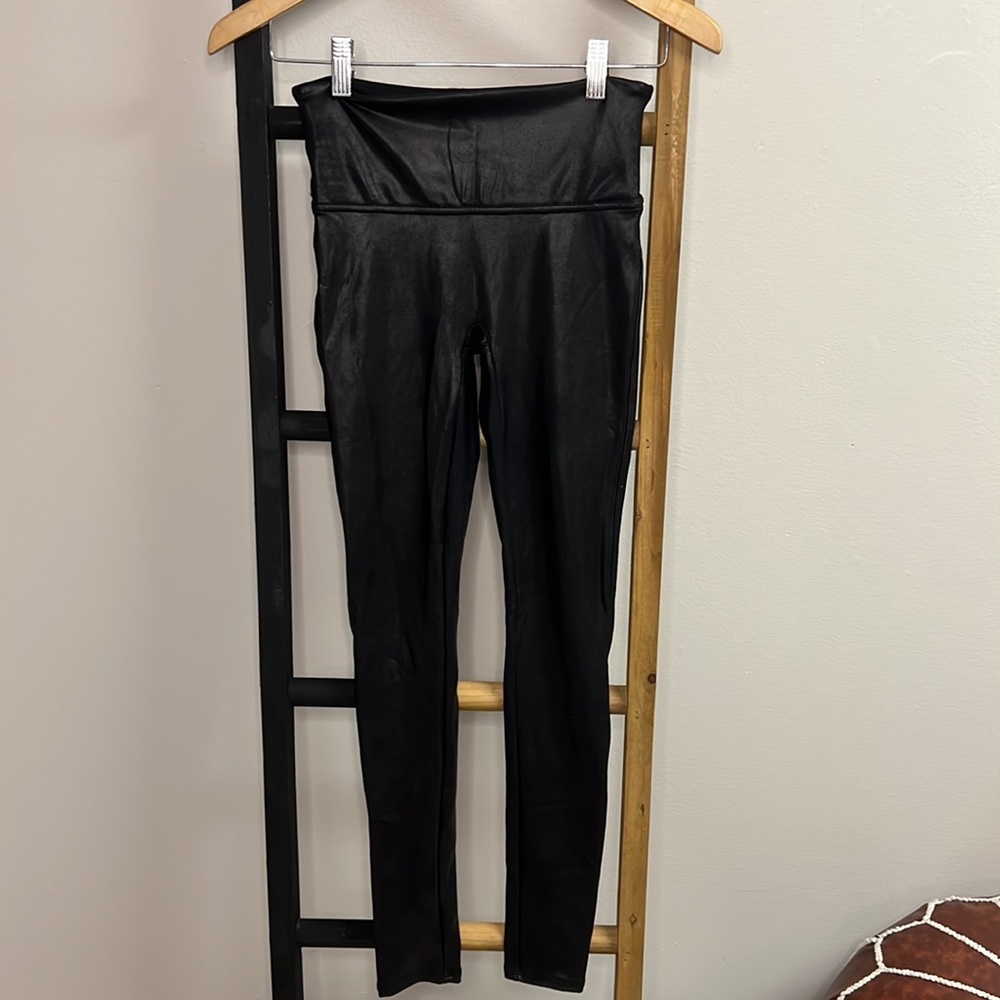 Spanx Faux Leather Leggings NWOT - Picture 5 of 6